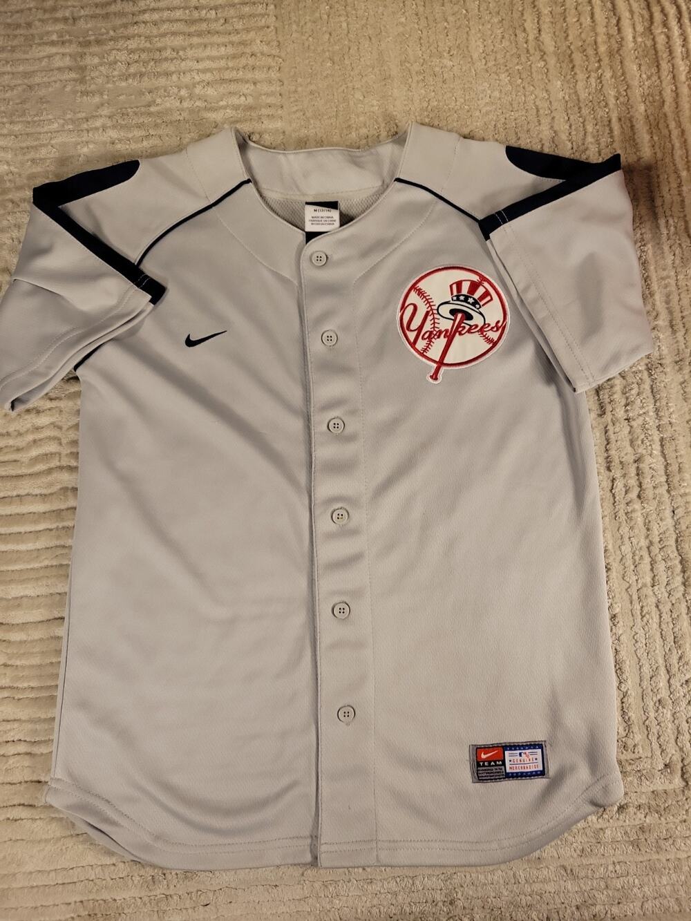 Nike New York Yankees Jersey Baseball Youth Medium Boys 12-14 NY kids Children